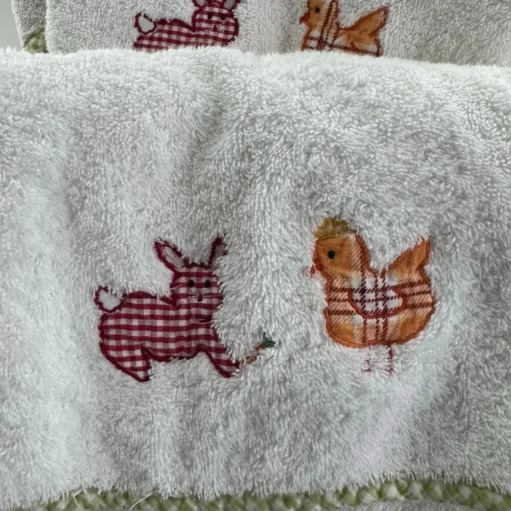 Pottery Barn Kids Set of 4 White Towels Animals Applique Embroidered Gingham